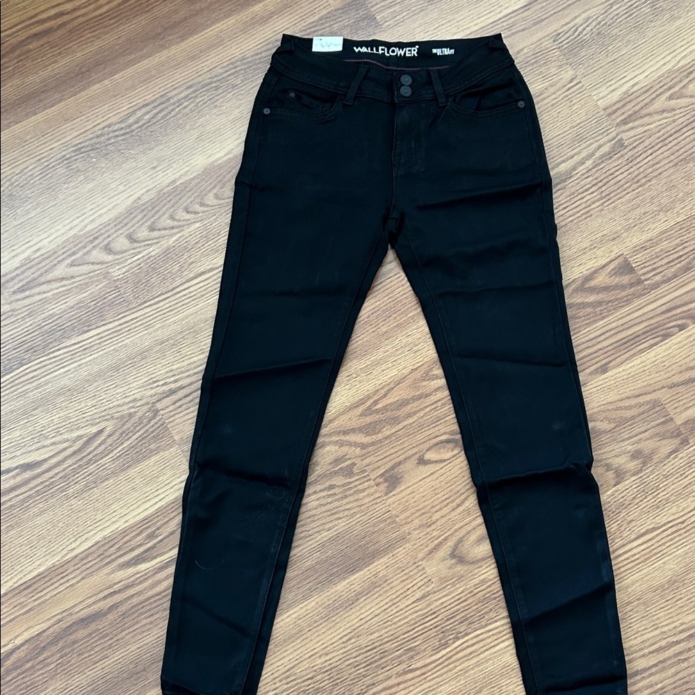 Wallflower Women's Jet Black Skinny Jeans